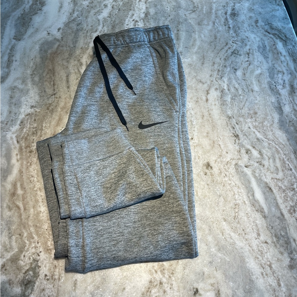 NWT Nike Mens Gray Training Sweatpants 932255-063
